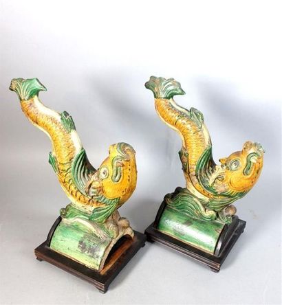 CHINE - Époque MING, XVIIe siècle
Deux tuiles...
