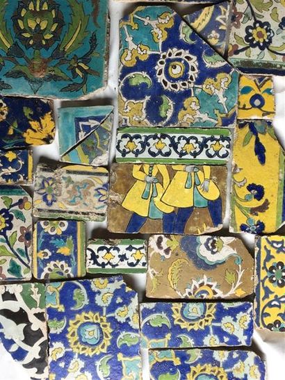 IRAN - XVIIe-XIXe siècle 
Varia. Ensemble...