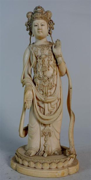 JAPON - Circa 1930-40
Statuette de Kannon...