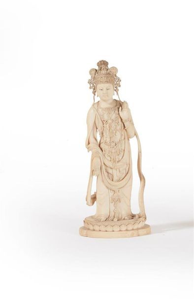 JAPON - Circa 1930-40
Statuette de Kannon...