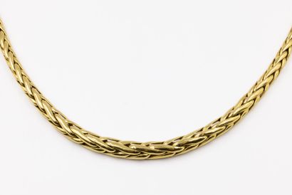 Collier en or jaune (750) à maille palmier...