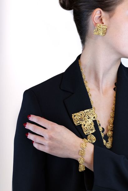 CHAUMET Paris, l'Arcade 
Parure en or jaune...