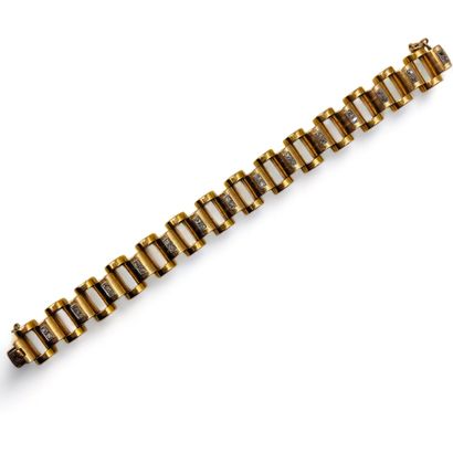 Bracelet tank en or jaune (750) à maillons...