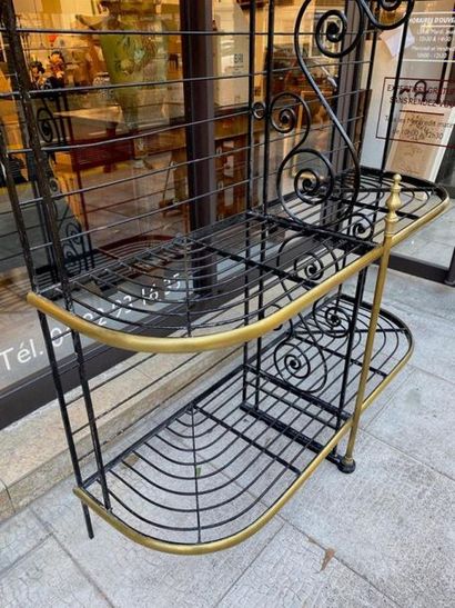 Baker's shelf

Black wrought iron and brass...