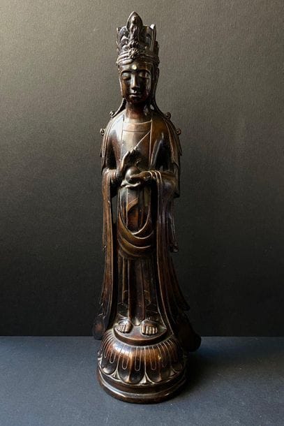 Guanyin on a lotus

Bronze subject

Asia

H:...