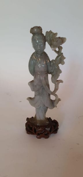 Hard stone subject featuring a kwanin

China

H:...