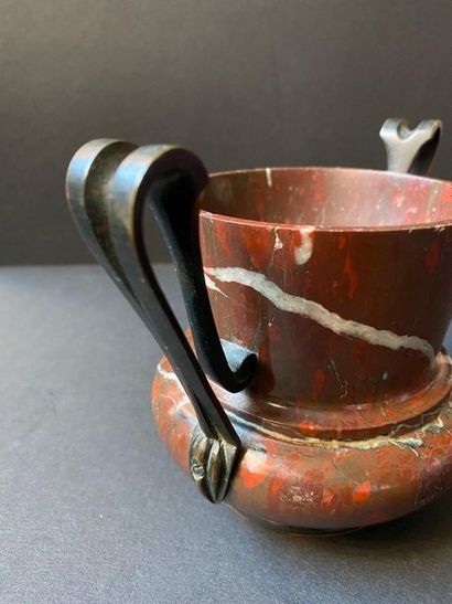 Small porphyry and bronze vase

Neoclassical...