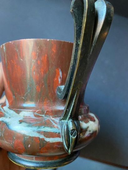 Small porphyry and bronze vase

Neoclassical...