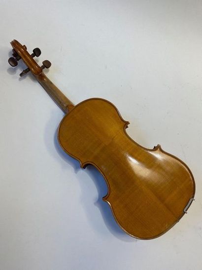 Violin, copy of Stradivarius
L: 59 cm
In...