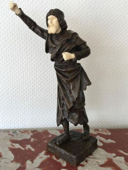 GEOMER

Old man with a cane

Bronze chryselephantine...