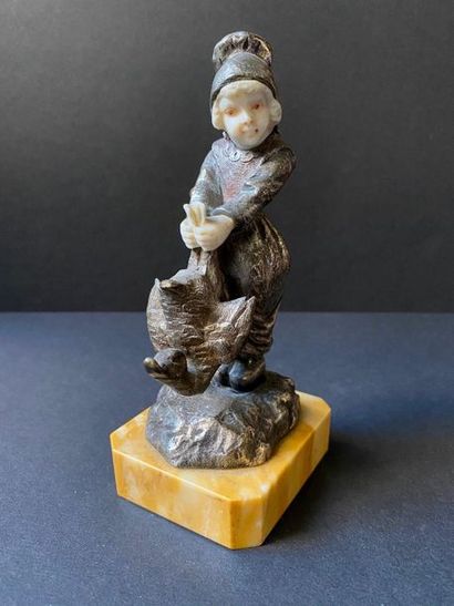 Georges OMERTH (act.1895-1925)

Petite fille...