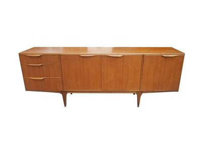 Enfilade en teck 

77 x 201 x 49 cm 

Travail...