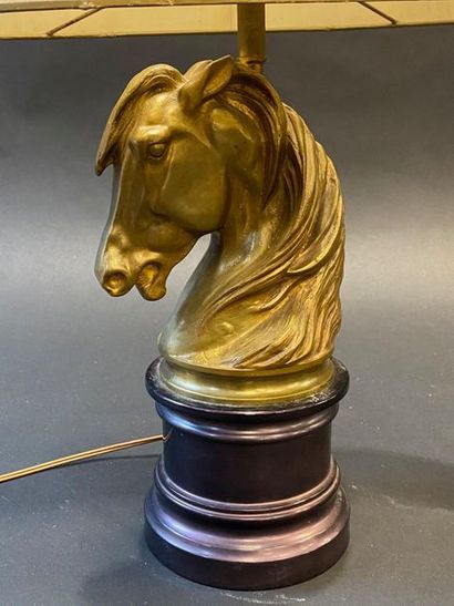 Pied de lampe en bronze doré en forme de...