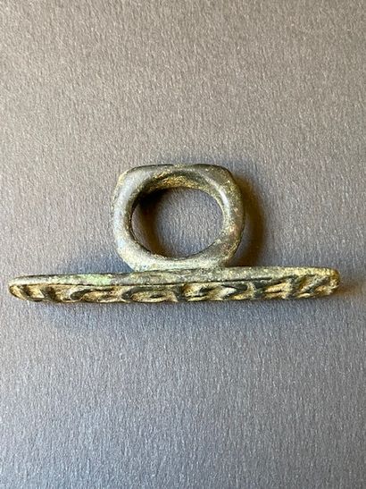 Cachet romain « signaculum » en bronze avec...