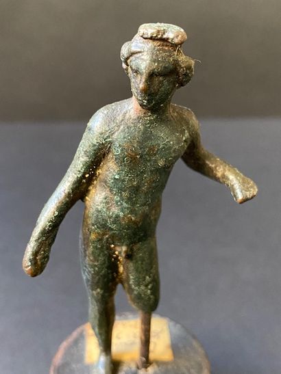 Figurine en bronze d’Apollon les cheveux...