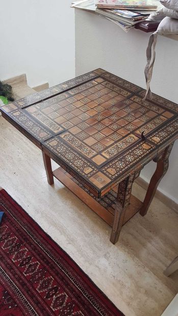 Table à jeux Syrienne dépliante marquetée...