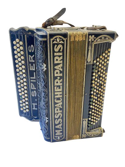 Accordéon de marque MASSPACHER

Début du...