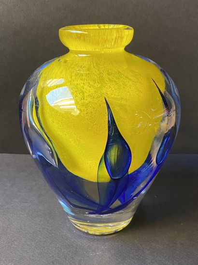 Jean Claude NOVARO (1943-2015)

Vase en verre...