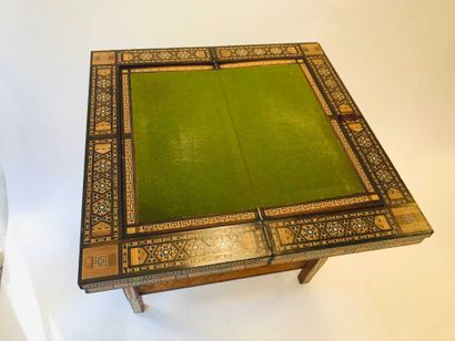 Table à jeux Syrienne dépliante marquetée...
