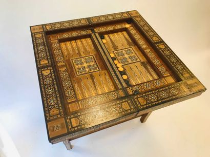Table à jeux Syrienne dépliante marquetée...