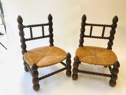 Paire de chaise paillées en bois pour enfants...