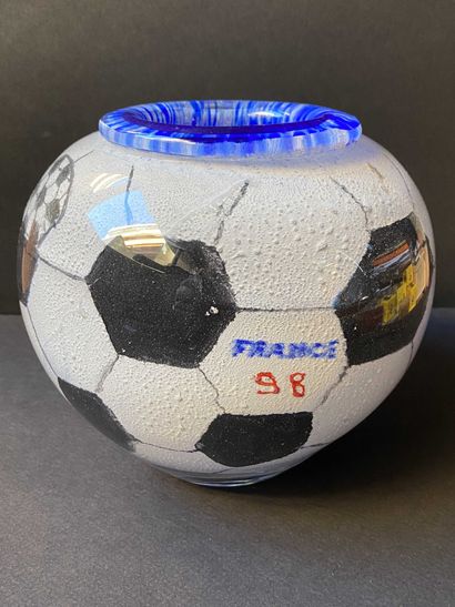 Jean Claude NOVARO (1943-2015)

Vase pour...