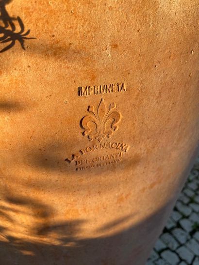 Terra cotta garden pot and its bottom, brand...