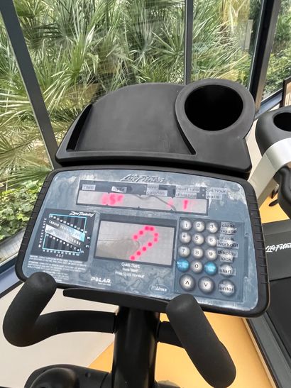 LIFE FITNESS Elliptical Trainer 