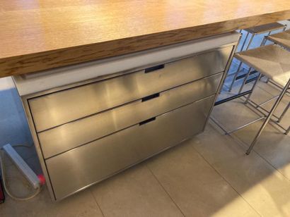 Meuble de cuisine professionnelle en inox...