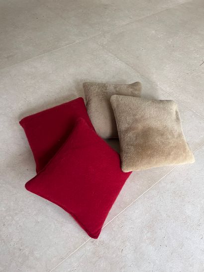Ensemble de quatre petits coussins
(vendu...