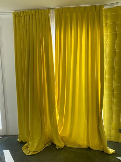Set of five pairs of double curtains in green...