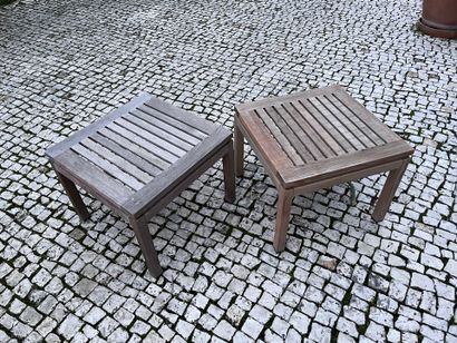 Pair of teak sofa ends by RODA
42,5 x 53,5...