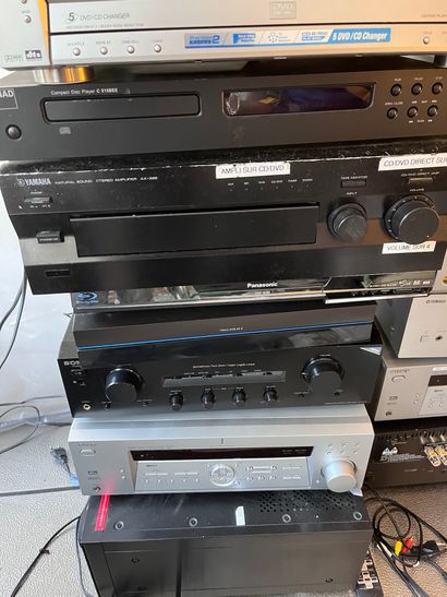 Set of Hifi turntables (sold as is, without...