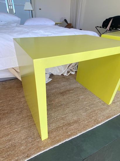 Aniseed green lacquered wood coffee table
50...