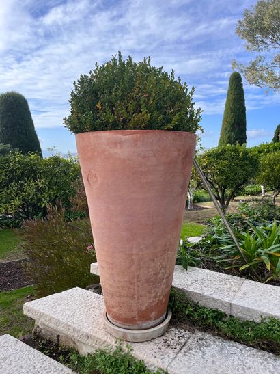 Pot de jardin en terre cuite et son dessous
Avec...