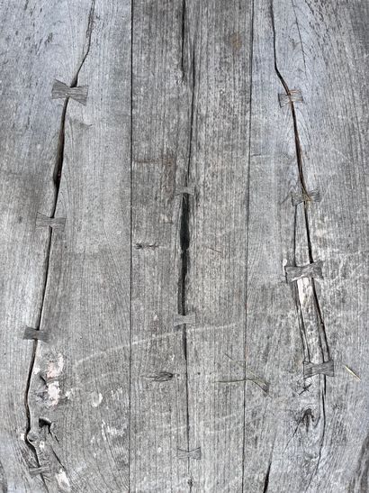 Travail balinais
Table basse en bois brut...