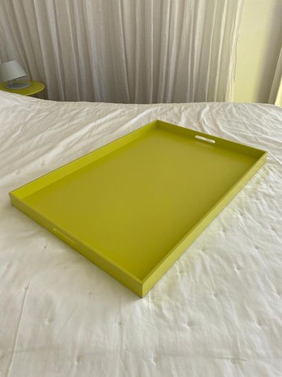 Large tray in green lacquered wood 
80 x...