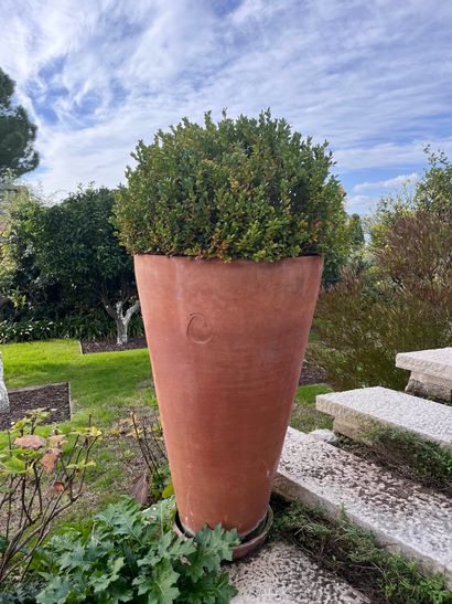 Pot de jardin en terre cuite et son dessous
Avec...
