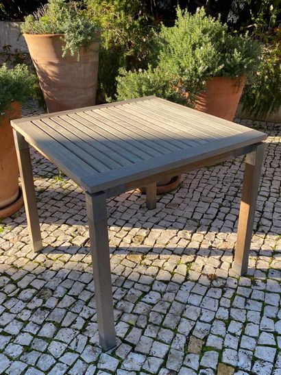Square teak table brand RODA
72 x 80 x 80...