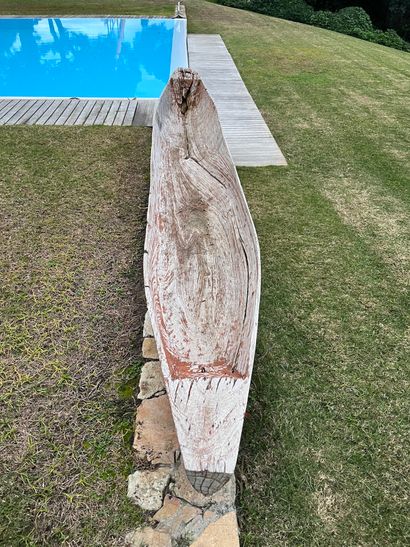 Grande pirogue en bois brut 
30 x 383 x 50...