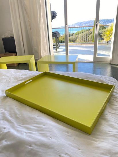 Large tray in green lacquered wood 
80 x...