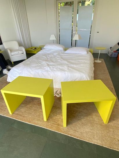 Pair of low tables in green lacquered wood
50...