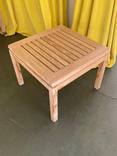 Pair of teak sofa ends by RODA
42,5 x 53,5...