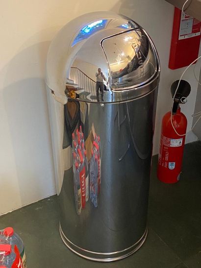 Metal garbage can