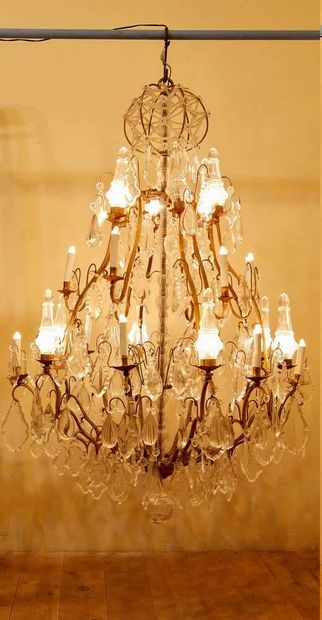 Important lustre à pampilles
Bronze et cristal
170...
