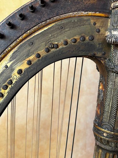 ERARD Frères - Paris
Harpe en bois et stuc...