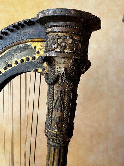 ERARD Frères - Paris
Harpe en bois et stuc...