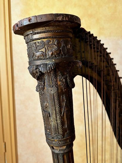 ERARD Frères - Paris
Harpe en bois et stuc...