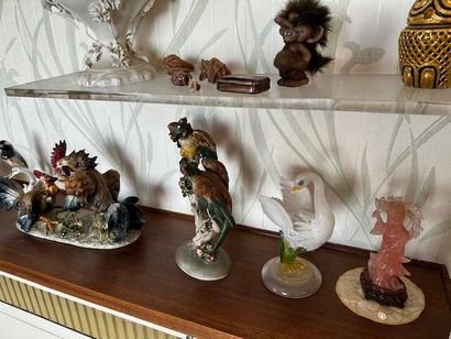 Various crockery including crystal and porcelain...