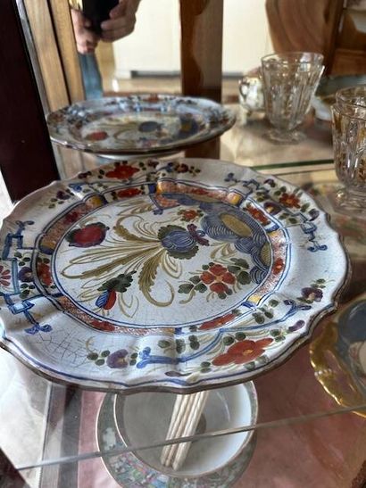 Various crockery including crystal and porcelain...